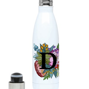 Garrafa de água 500ml Monograma floral / inicial / letra D com contorno floral - design original de thingsbyanabelle