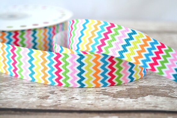 Ribbon: Zig-Zag Green - 22mm (per metre) Ribbon: Zig-Zag Green - 22mm (per metre)