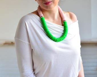 Green statement necklace, modern bead necklace, green necklace, 2024 jewelry, contemorary necklace, statement necklace, chunky bead necklace