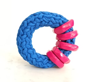 Blue bangle made of cotton and fuchsia hoops