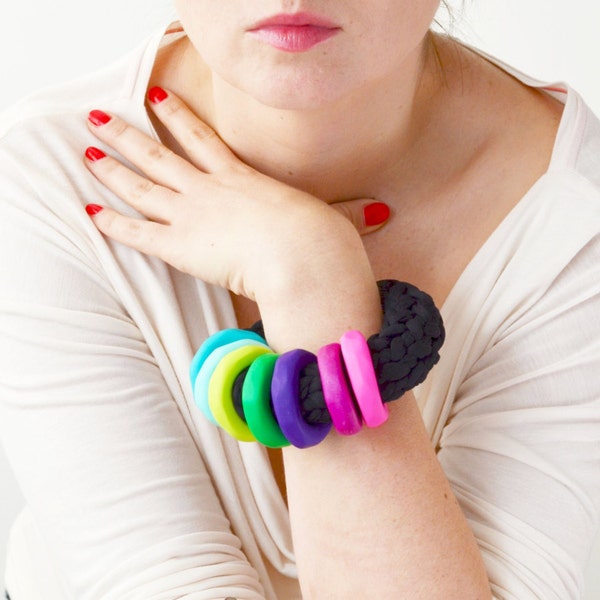 Rainbow bracelet made of cotton and clay