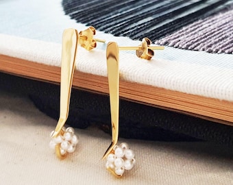 Minimal Pearl Gold Earrings: Bridesmaid Wedding Studs Jewelry