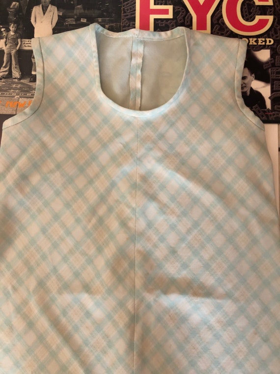 Sweet multi colored polyester sheath 60’s