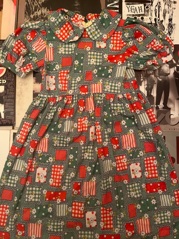 Vintage polyester patches print dress, peter pan … - image 3