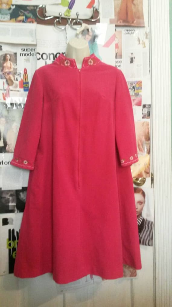 Vintage magenta house coat/cover up. The Partridge