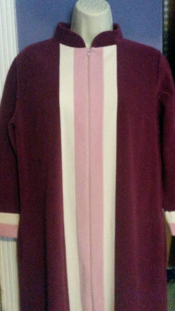 Vintage Vanity Fair house coat..very Carol Brady - image 3