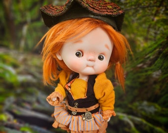 Ooak Custom Qbaby doll - Homebound Wanderer, le chapeau s'illumine