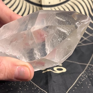 Seltene Phantom klarer Quarz natürlicher Kristallspitze Turm