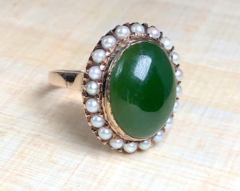 Vintage Jade and Pearl Halo 18k Gold Ring Gem over 10carat US sz 6.25 Gorgeous Gallery Detail