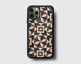 Funda de madera con incrustaciones artesanales para iPhone 16 Pro, 15, 14. Regalo para amantes de la madera. Funda para iPhone de marquetería con mosaico geométrico.