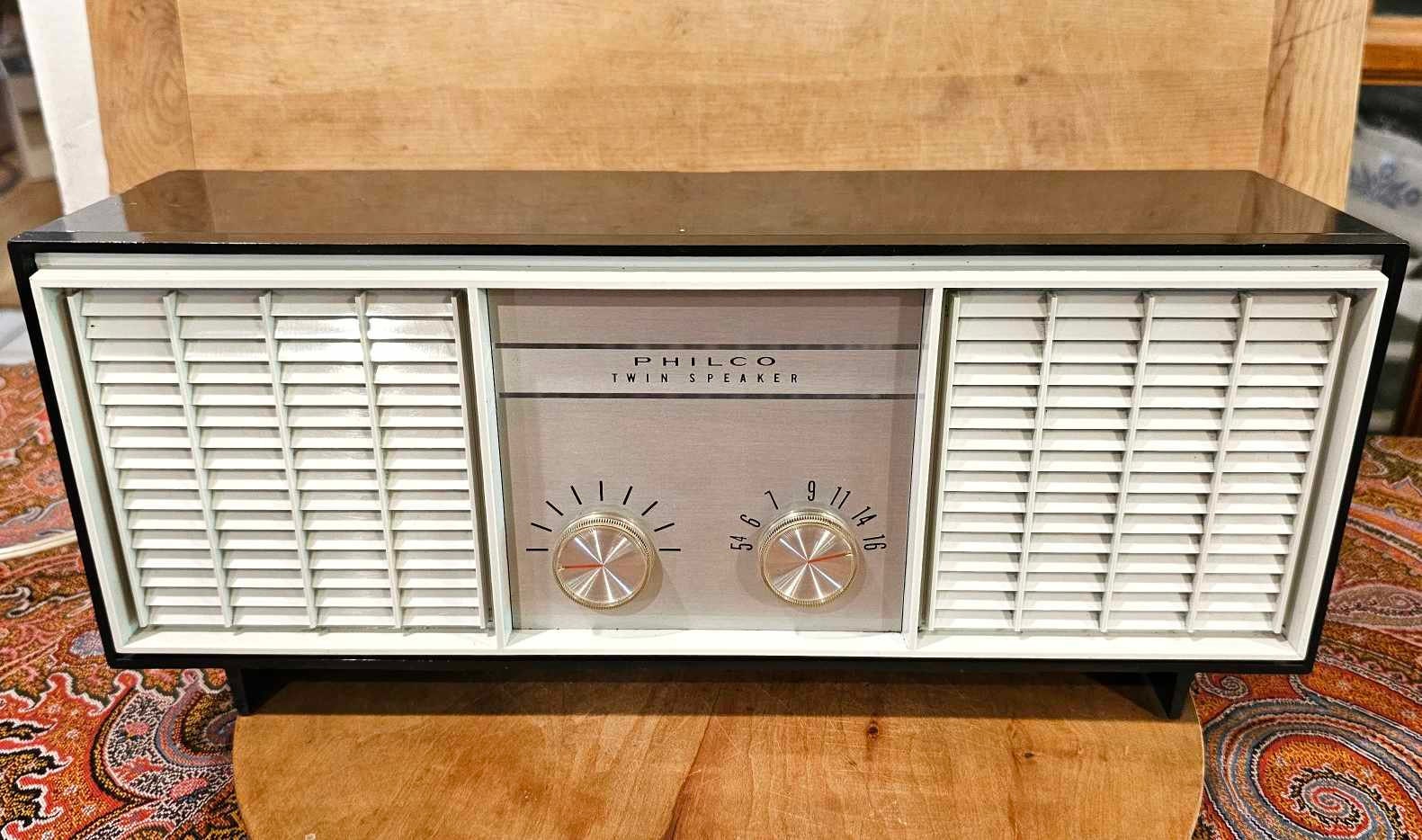 Very Sleek Midcentury Vintage Twin Speaker AM Philco Radio F 226
