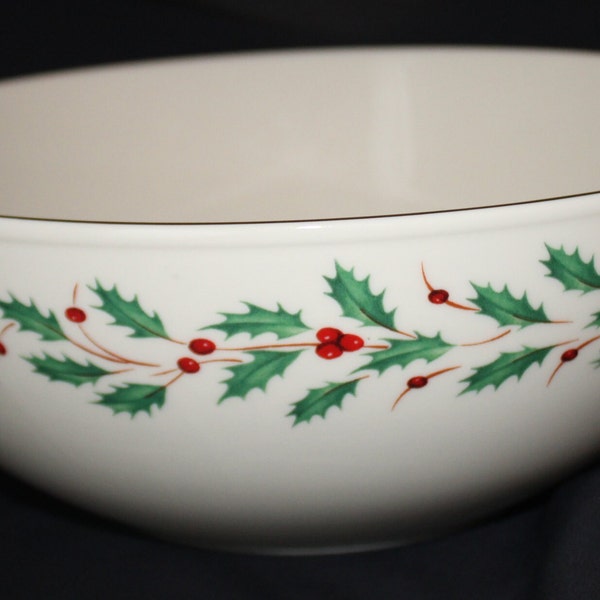 Great LARGE Lenox Holiday Serving Bowl- Christmas/Salad/Mashed Potatoes/Fruit