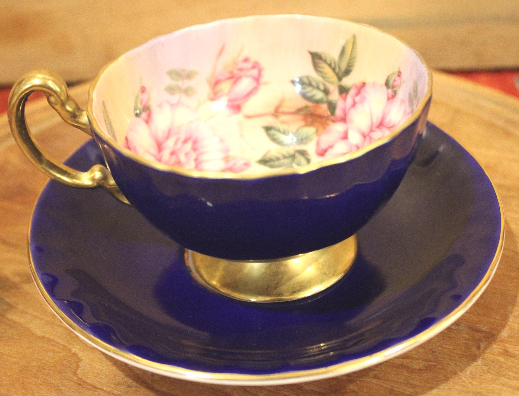 Aynsley China - サミュエルラドフォード　ブルーとフラワーブーケ　アンティークカップ　レア Aynsley Teacup and Saucer, Blue With Pink Roses and Gilding