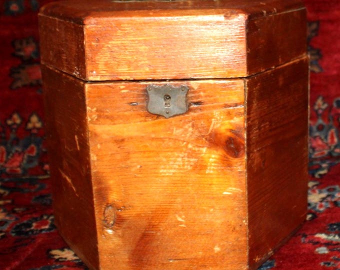 Featured listing image: Wonderful Vintage Pine Hexagonal Box- Concertina/Storage/Farmhouse/Primitive