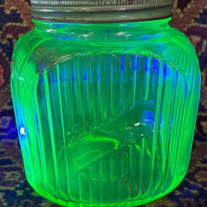 Excellent 1930's Uranium Green Glass Hoosier Biscuit/Cookie Jar with Original Green Lid- Depression Glass/Cookies/Hoosier