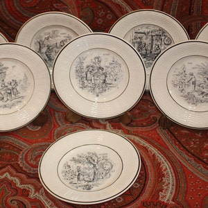 Beautiful Set of  8 Mois de L&#39;Anne&#39;e a&#39; la Campagne (Months in the Countryside) French Faience Porcelain Plates-Digoin/Sarreguemines, France