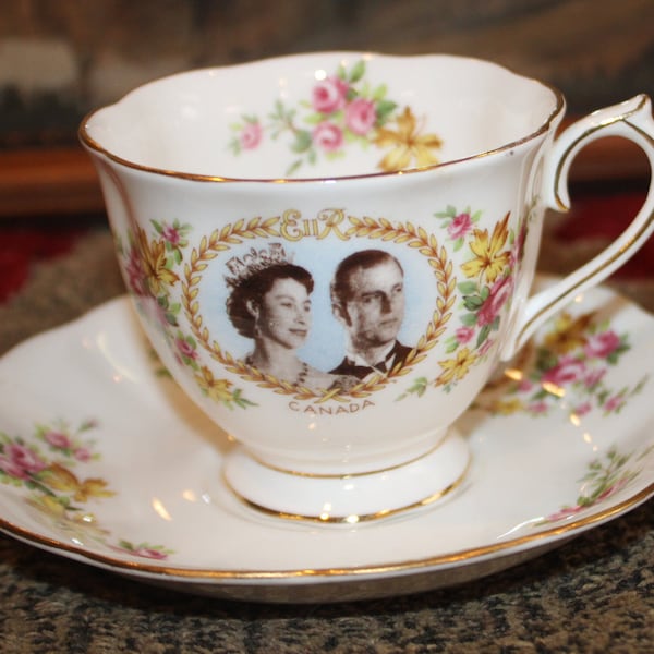 Queen Elizabeth II Royal Albert Fine Bone China Tea Cup and Saucer- Commemorate the Royal Canadian Visit- 1959