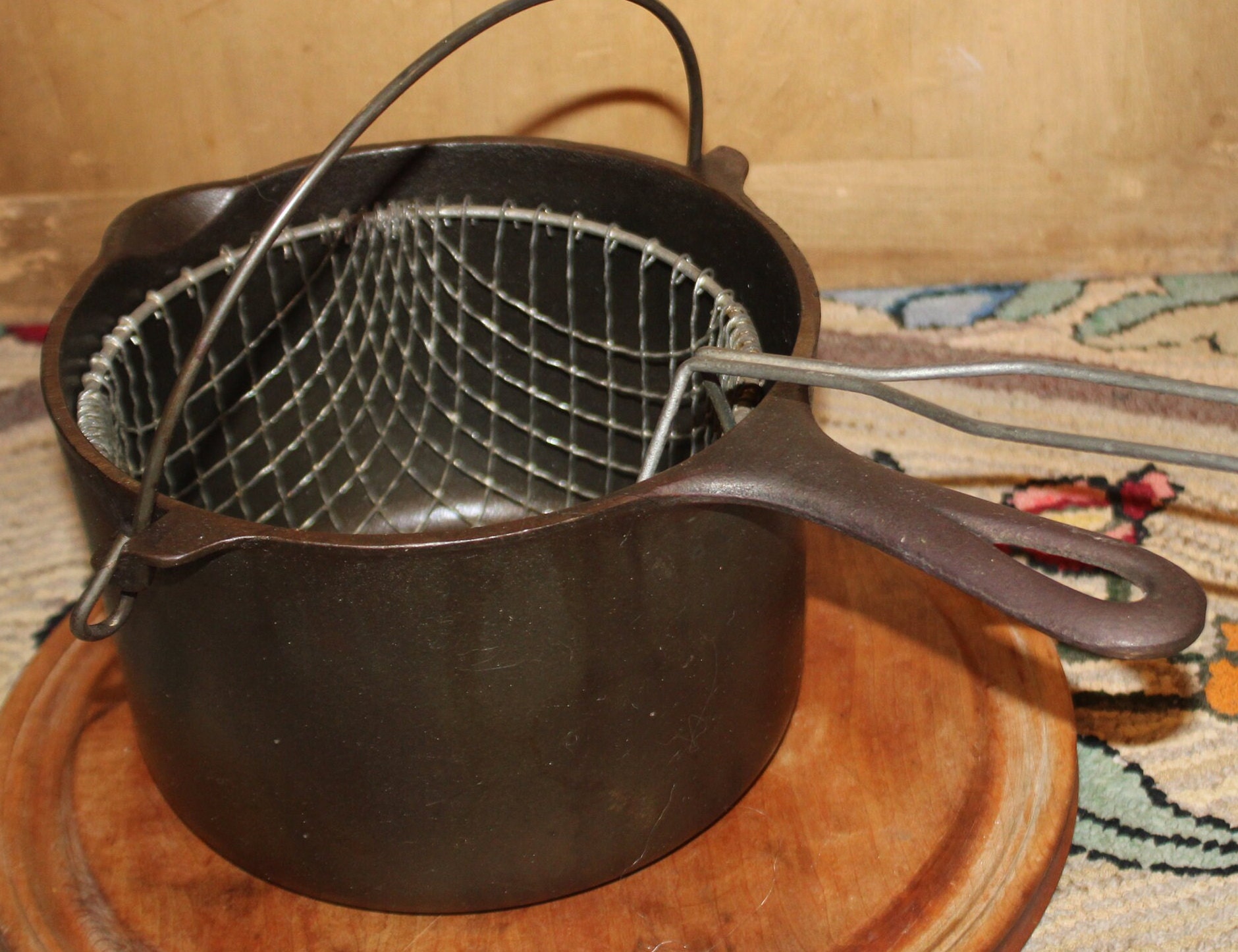 Vintage Griswold Cast Iron Deep Fat Fryer With Basket Insert 1003 Great Condition With Original