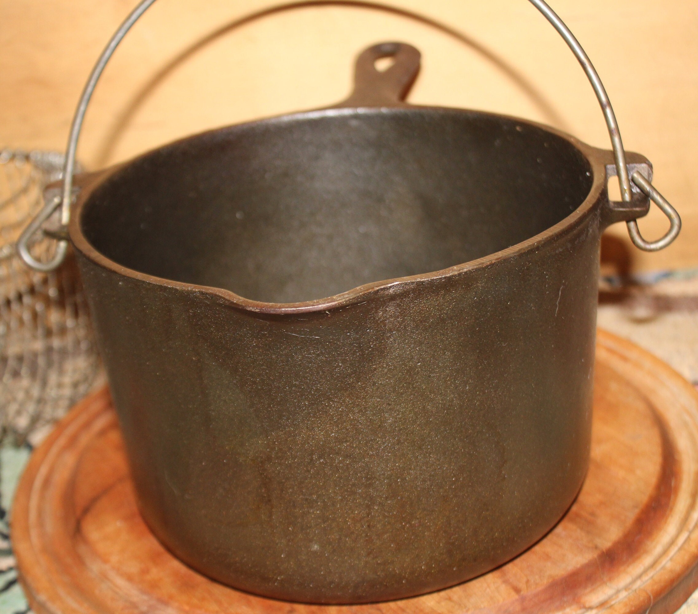 Vintage Griswold Cast Iron Deep Fat Fryer With Basket Insert 1003 Great Condition With Original