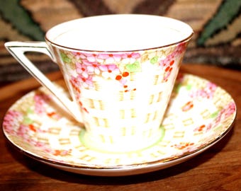 Very Pretty Midcentury Duchess Royal Standard Basketweave Bone China Teacup and Saucer- made in England #257- Tea Party/Tea sets
