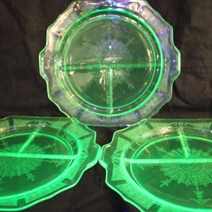 Three Vintage Anchor Hocking PRINCESS GREEN Uranium Vaseline Depression Glass Grill Plates-Retro/Groovy/Depression Glass