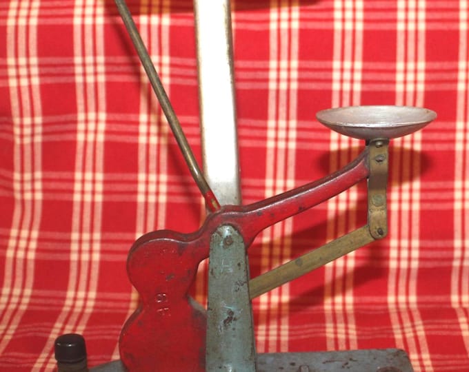 Featured listing image: Vintage Zenith Metal Poultry Egg Scale – Farmhouse Kitchen Decor (#1002)