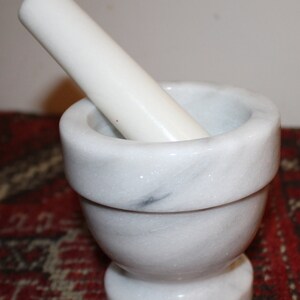 Gorgeous White Marble Mortar & Pestle-Great for Grinding Herbs