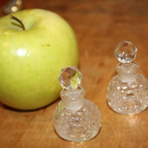 2 Eastman&#39;s Miniature Crystal Perfume Bottles- 1 with original label