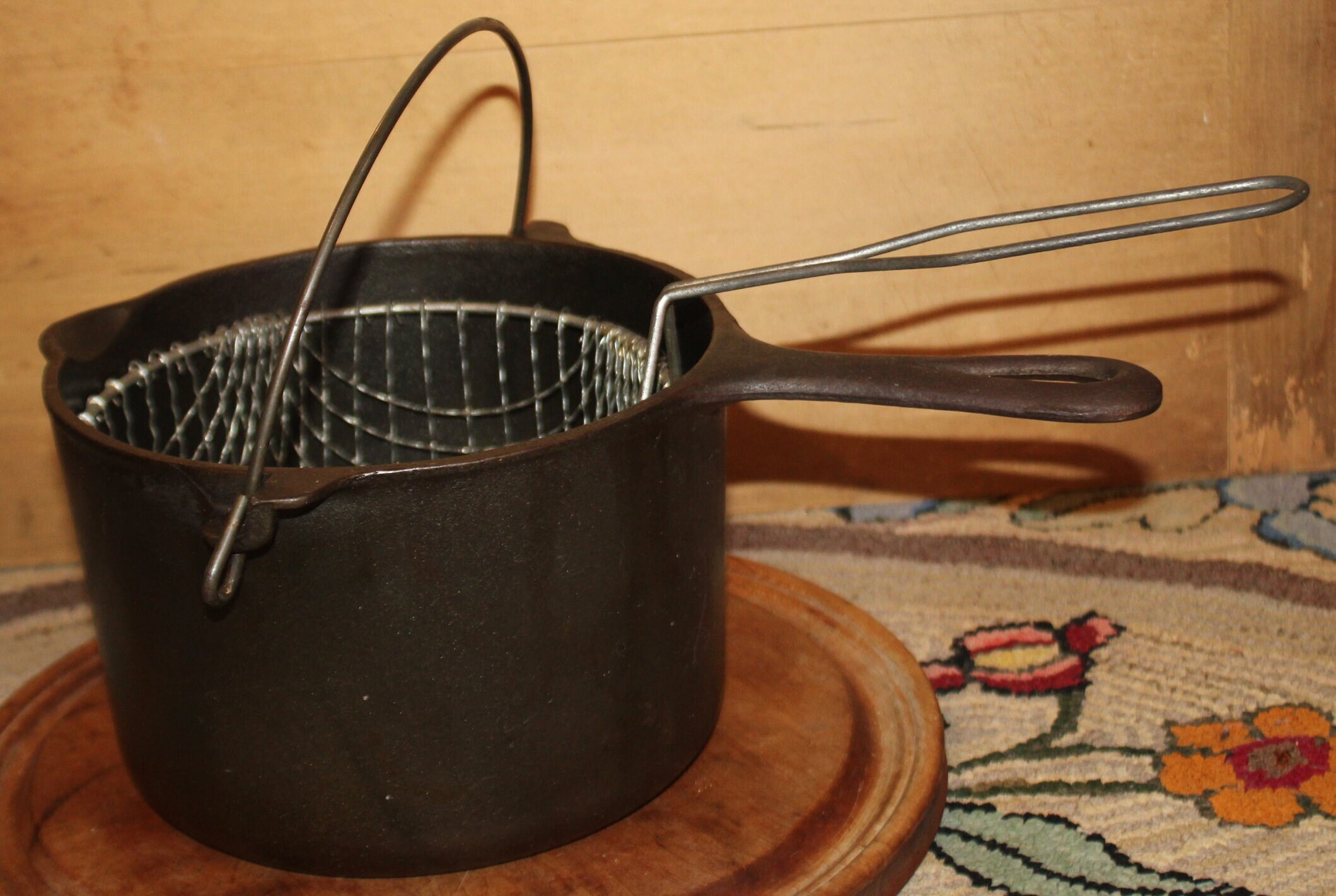 Vintage Griswold Cast Iron Deep Fat Fryer With Basket Insert 1003 Great Condition With Original
