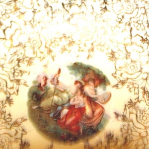 Warranted 22 Karat Gold Filiigree small fruit/salad Bowl with Grecian Cameo