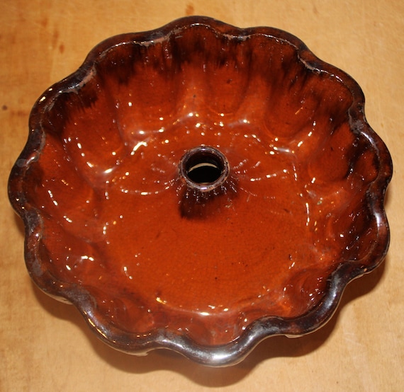 Glazed Redware Pottery Bundt Cake Pan Primitive Vintage - 8 3/4 Diameter