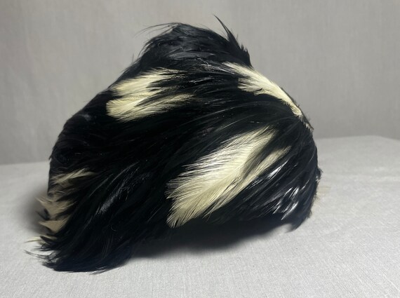 Unique Black and White Feathered Vintage Hat Fasc… - image 9