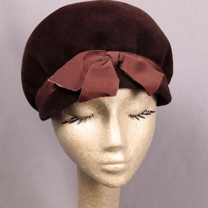 Retro Chic Brown velvet cloche skull cap from the late 50&#39;s Early 60s.