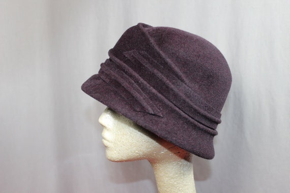 Brown Wool Cloche Hat and Fancy Lady Pin Accent - image 3