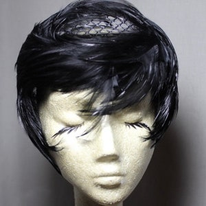 Unusual Black Feathered Fascinator 50s 60s Hat
