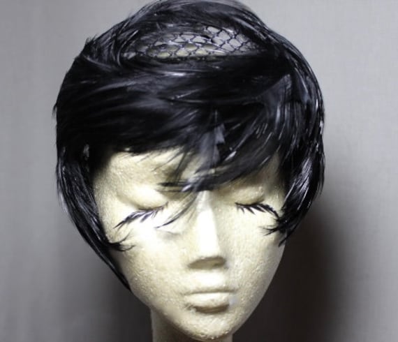 Unusual Black Feathered Fascinator 50s 60s Hat