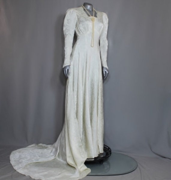 1930's/1940's Vintage Wedding Gown Simple Eleganc