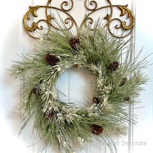 KLAAR VOOR VERZENDING | Sneeuwwitte faux groenblijvende kerstkrans voor voordeur | Groot vakantiedecor | Kerstdennenappel en dennendecoratie
