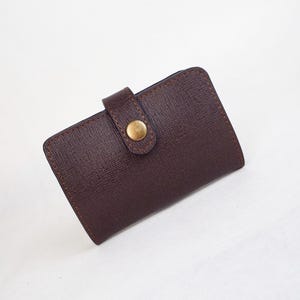Porta carte in pelle marrone. Porta carte di credito in pelle per 20 carte. Custodia in pelle marrone. Portafoglio in pelle personalizzato.