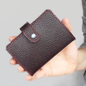 Porta carte in pelle per 20 carte. Custodia per carte in pelle. Portafoglio in pelle. Custodia per carte viola in pelle.