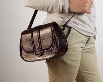 Small leather saddle bag. Brown leather messenger purse. Cross body leather bag/