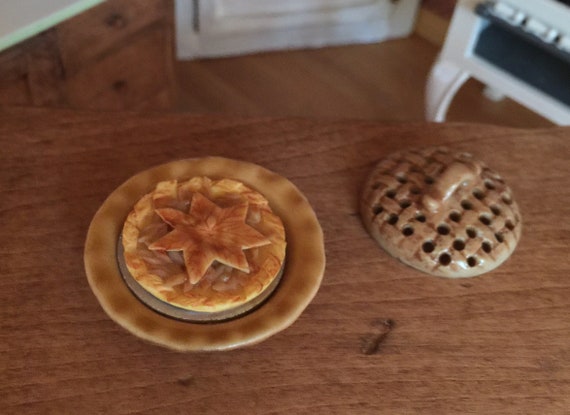 Dollhouse Miniature size Only One Slice LEFT in the pan Mincemeat Pie