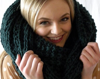Oversized Snood Infinity Cowl Scarf Chunky Knit Forest Green