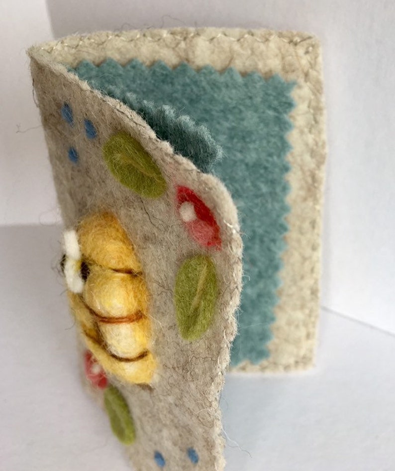 Craft Kit DIY Felting Kit Daisy Pin cushion and bee needle Etsy