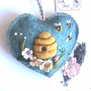 Bee with felt flowers Easter gift decoration Heart, Easter tree ornament can be personalized