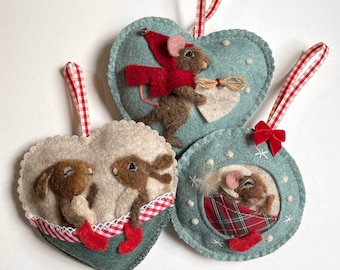 Sleeping Christmas mouse round ornament - needle felt sculpture with hanging ribbon- personalised