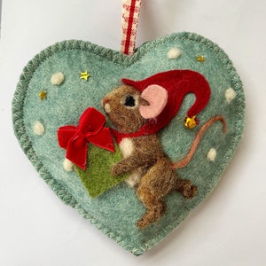 Needle felted Christmas pixie mouse on a felt heart scented with spices, Santas helper mouse. image 1