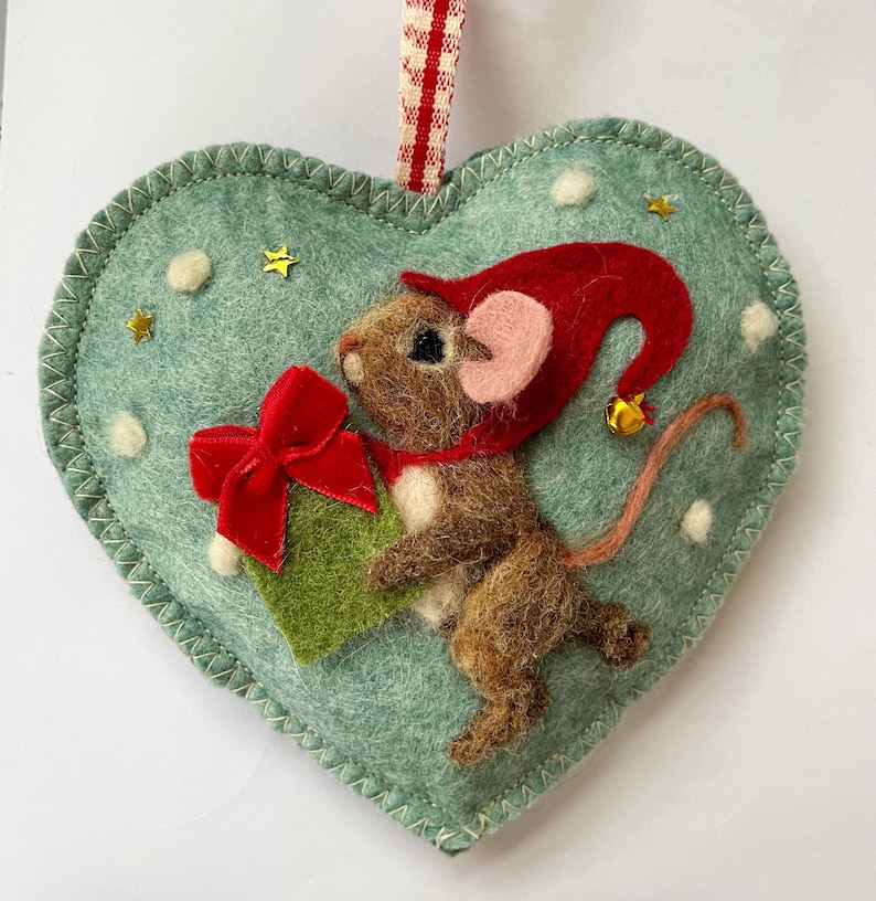 Needle felted Christmas pixie mouse on a felt heart scented with spices, Santas helper mouse. image 1