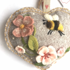 Bee with felt flowers Easter gift decoration Heart, Easter tree ornament can be personalized