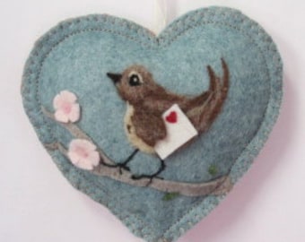 Needle felted message bird Heart , Valentine love letter with blossom, lavender scented, personalised with name. Mother's day